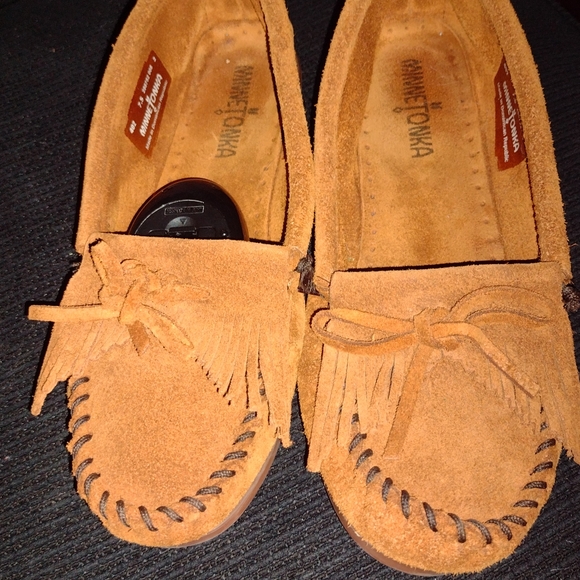 Minnetonka slippers - Picture 2 of 3